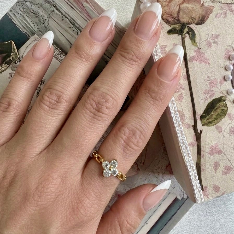 Clover Spark Ring