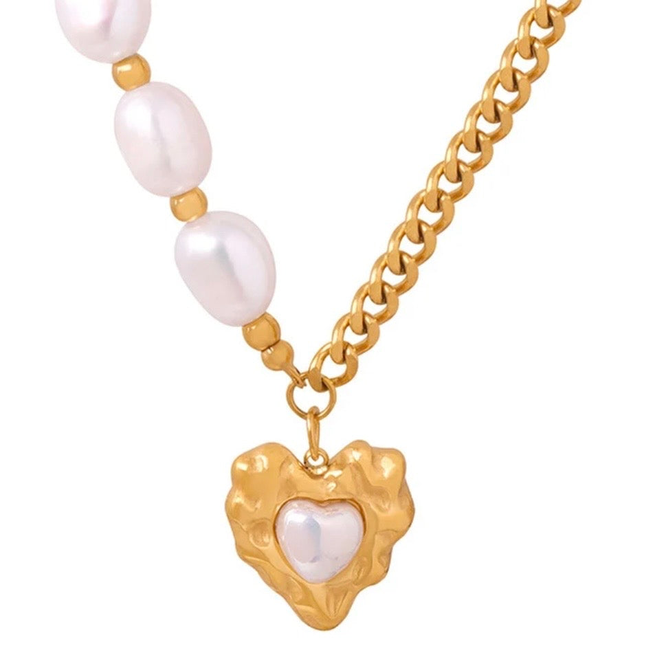 Aurora pearl heart necklace