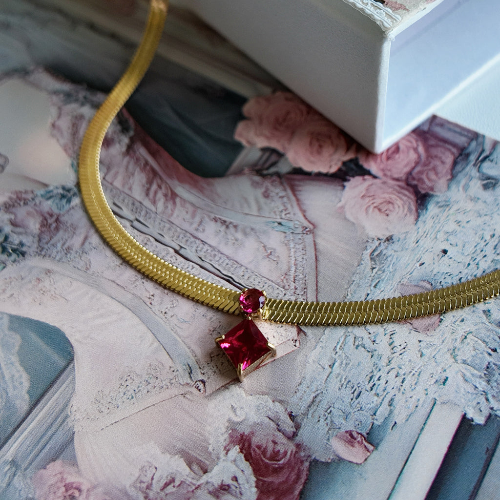 Scarlet spark Necklace